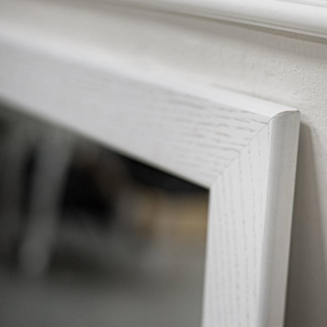 Зеркало навесное Берже 24-105 белый ясень 105 см х 65 см Зеркало навесное Берже 24-105 белый ясень 105 см х 65 см