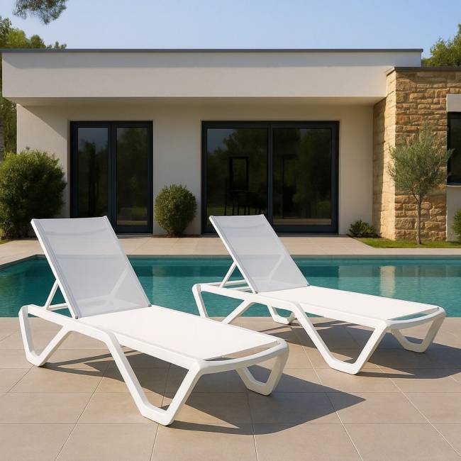 Комплект шезлонгов ENZO в белом цвете Комплект шезлонгов ENZO в белом цвете