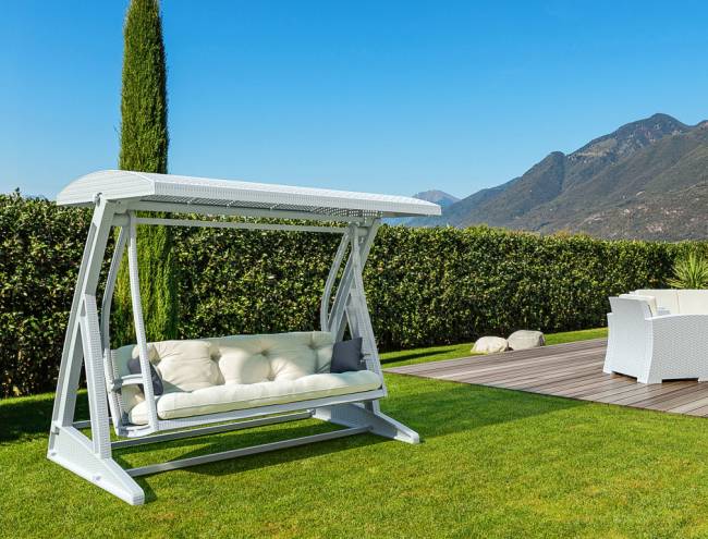 Качели пластиковые плетеные с подушкой Hawaii белый 2250х1640х2020 мм Качели пластиковые плетеные с подушкой Hawaii белый 2250х1640х2020 мм