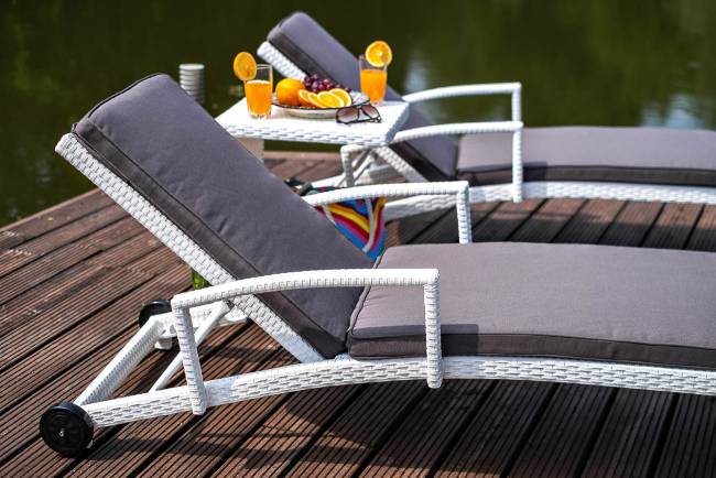 Комплект для отдыха из искусственного ротанга MILANO белый  Joygarden